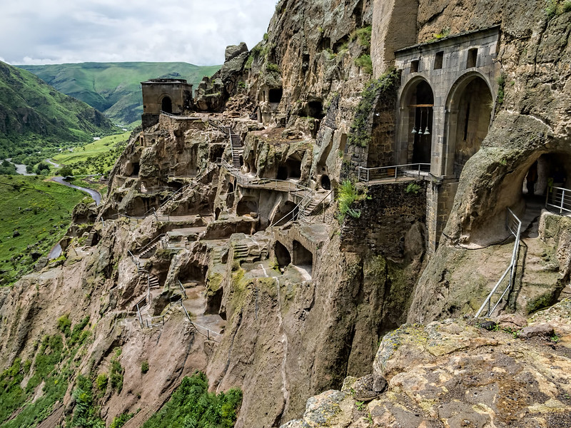 The Medieval Cave City of Vardzia, Georgia – PILOT GUIDES