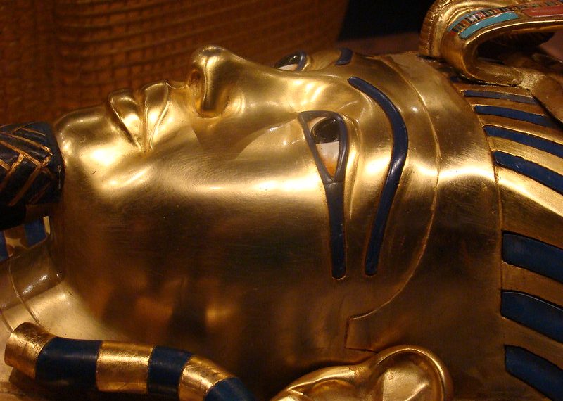 Tutankhamen’s Tomb: The Earl and the Archeologist