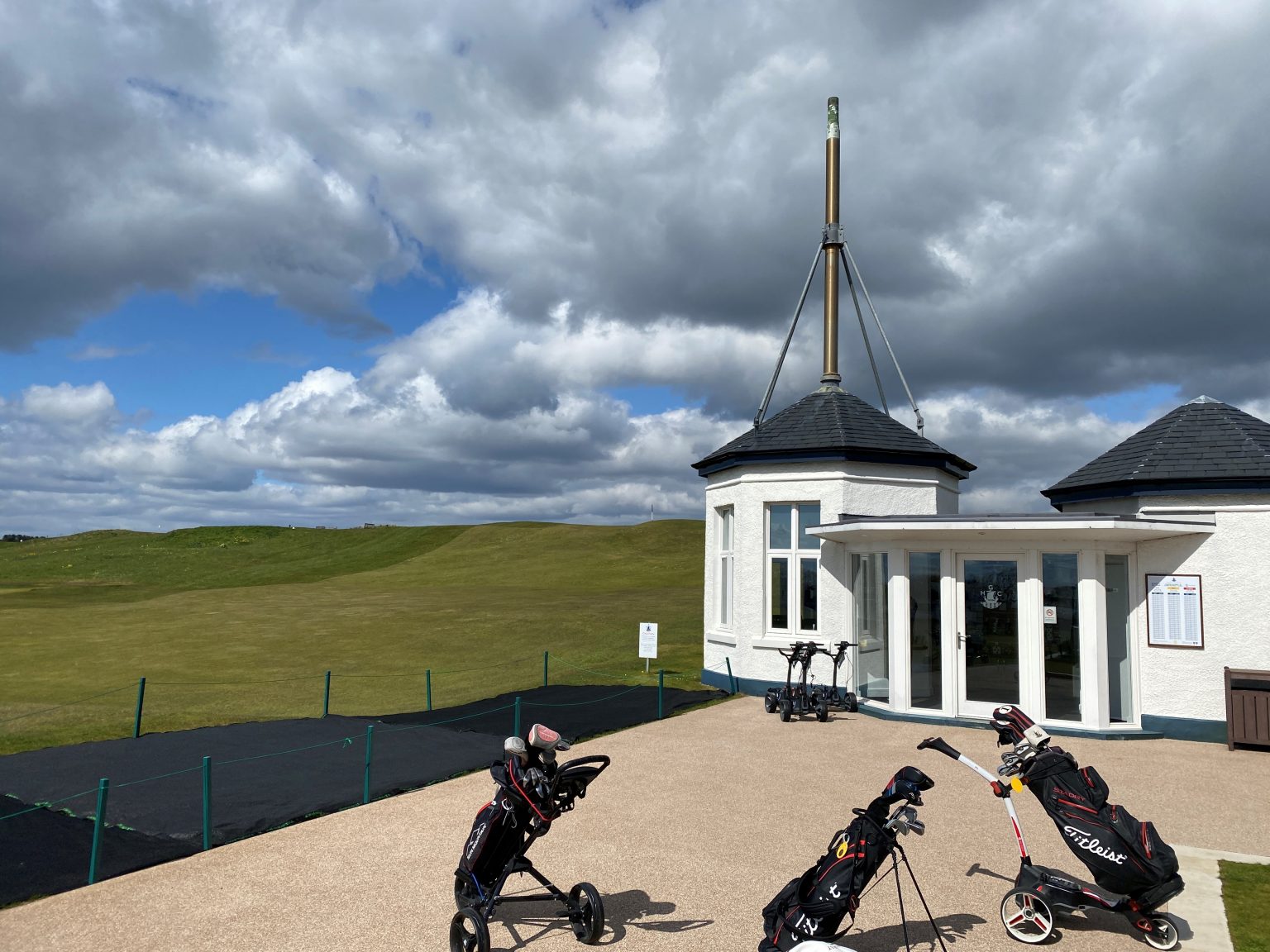 Golfing in Fife Scotland PILOT GUIDES
