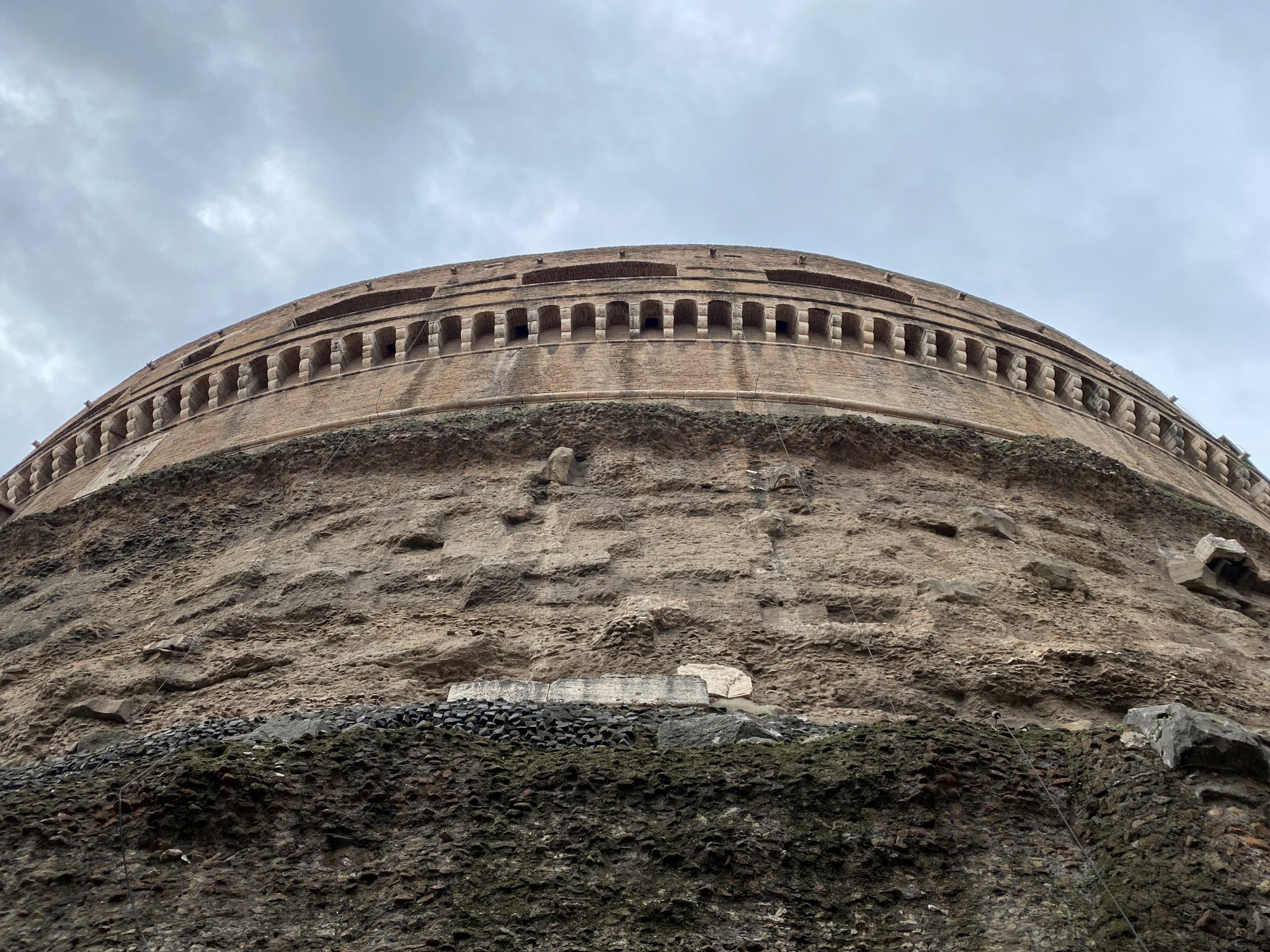 Castel San Angelo and the Story of Rome - PILOT GUIDES