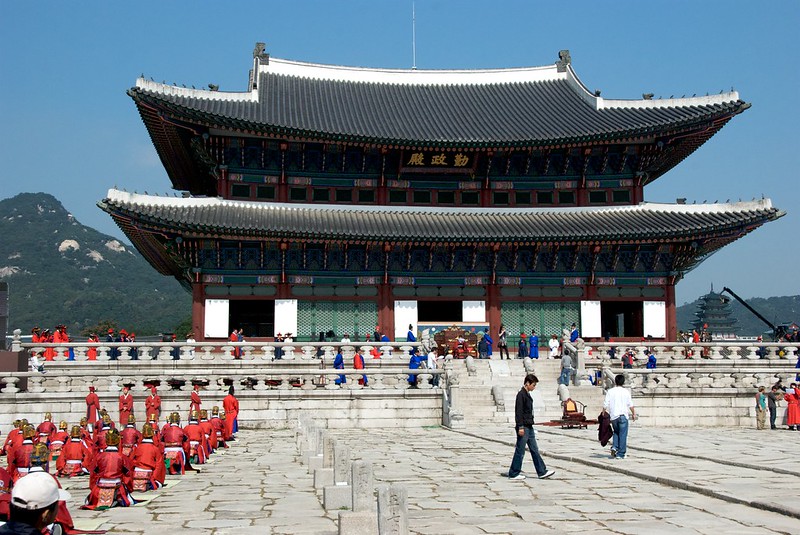 The Top 5 Things To See & Do In Seoul