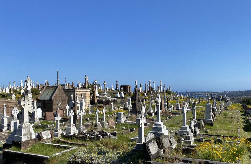 Sydney’s Dramatic Seaside Cliff Top Cemetery