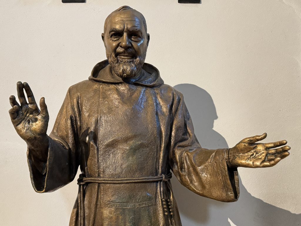 Statue in the Basilica della Santa Casa