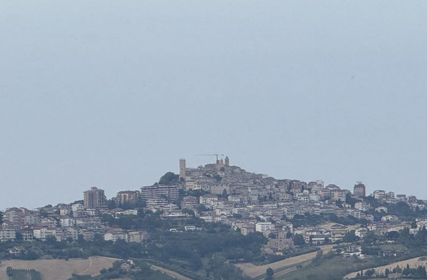 Le Marche hilltop towns